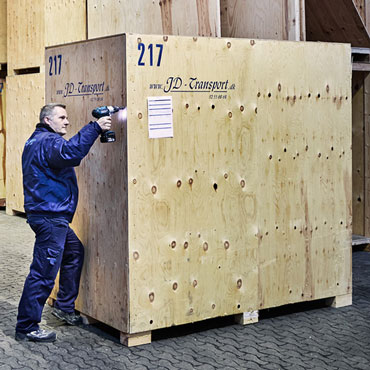 En lagermedarbedjer fra JD Logistik lukker en Big Box